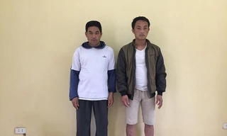 Hai nghi phạm tại cơ quan công an. Ảnh: Công an cung cấp