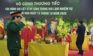 ông Trịnh Đức Hùng, nguyên Chủ tịch UBND huyện Phong Điền (Thừa Thiên Huế) đau xót trước sự ra đi của ông Nguyễn Văn Bình