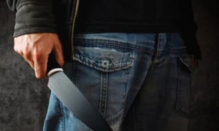 Gây án mạng vì bị hàng xóm 'tra tấn' bằng... karaoke