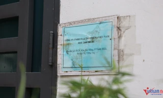 Cận cảnh xưởng sản xuất hàng giả nằm giữa khu dân cư vừa bị cảnh sát khám xét