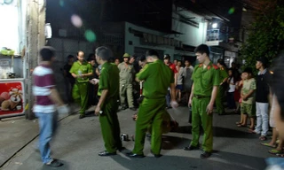 Cảnh sát phá cửa bắt nghi can giết chị