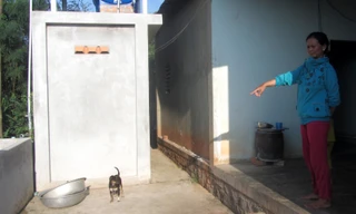 Bà Lượm chỉ nơi xảy ra án mạng