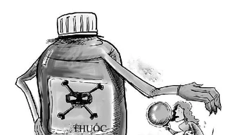 Mẹ kế giết con chồng bằng thuốc diệt cỏ hòa với rượu