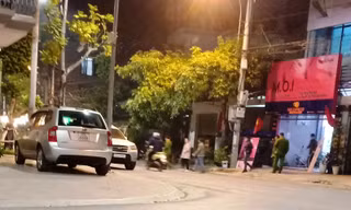 Lực lượng chức năng khám xét nhà riêng một đối tượng tại phường Đức Xuân, TP Bắc Kạn vào tối 19/1