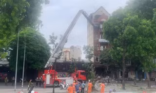Nổ khí gas tại nhà dân ở Hà Nội, nhiều người bị thương