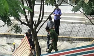 Một nghi can nhảy lầu ở trụ sở công an tử vong