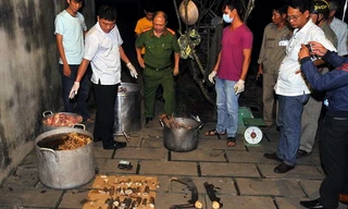 Tang vật nấu cao hổ được cảnh sát thu giữ