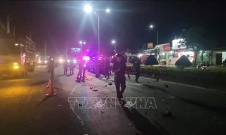 Mô tô phân khối lớn va chạm xe máy ngược chiều, hai mẹ con tử vong