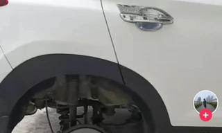 Chồng tháo bánh xe, vợ tưởng trộm báo công an, hàng xóm đăng lên mạng kêu gọi 'cảnh giác'