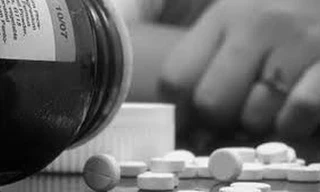 Nghi cãi nhau với mẹ, thiếu nữ uống thuốc ngủ tự tử