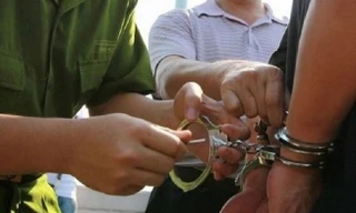 Đại úy công an bị bắt quả tang nhận hối lộ