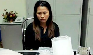 Đối tượng Thùy Linh cùng tang vật vụ án tại cơ quan điều tra