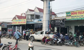 Công an khám nghiệm hiện trường quán nhậu nơi chủ quán chết trong đêm