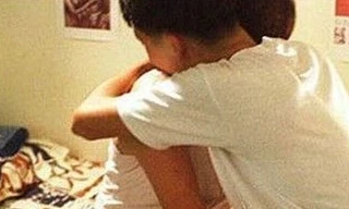 Rủ bé gái mới quen quan hệ tình dục nhiều lần trong đêm