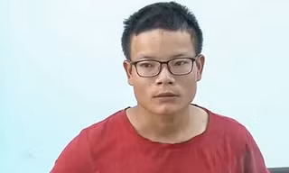 Nghi phạm Lực tại cơ quan công an