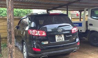 Chiếc ô tô mà ông Luận điều khiển