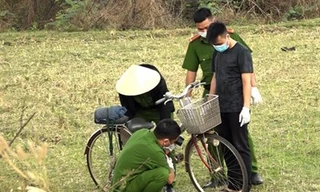 Chiếc xe đạp của nạn nhân tại hiện trường