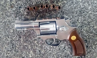 Nguyên trưởng công an xã nổ súng khi cự cãi với hàng xóm