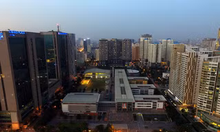 Khu đô thị Trung Hòa - Nhân Chính được ví như "Hong Kong trong lòng Hà Nội" với nhiều dãy nhà cao tầng mọc san sát