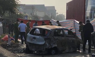 Phát hiện thi thể người trong chiếc ô tô con bị cháy