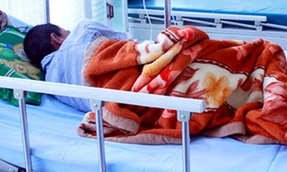 "Phi công trẻ" 17 tuổi đang nằm viện điều trị