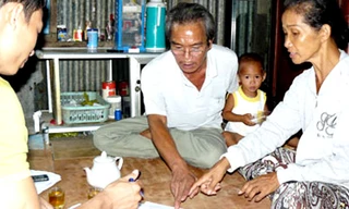 Ông Đứng, bà Ngọc trình bày bức xúc với báo chí