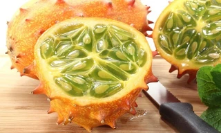 Tuy nhiên, nhiều người ăn thử cho biết dưa chuột khá nhiều ruột và hạt, cùi mỏng, ăn không quá khác so với dưa chuột của Việt Nam