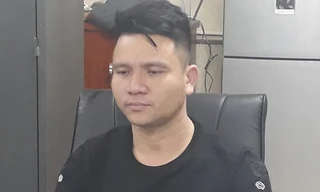 Nghi phạm Nguyễn Văn Năm tại trụ sở công an. Ảnh:VnExpress