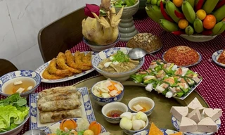 Chàng trai 6 múi Hà Nội khoe trăm món ngon thuần Việt: Nấu 45 phút mỗi bữa