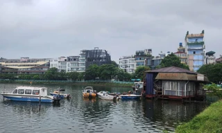 Vì sao tồn tại những công trình làm 'xấu' hình ảnh Hồ Tây?