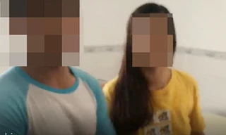 Cô giáo bị tố quan hệ bất chính với học trò. Ảnh từ clip