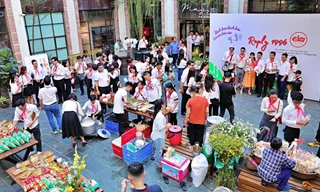 Nối lại tình đầu, đôi bạn Hà thành tổ chức đám cưới đặc biệt