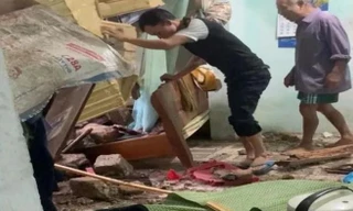 Nghệ An mưa trắng trời, đường ngập, cây đổ, 2 người tử vong