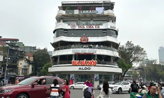 Nhiều phương tiện ô tô vẫn vi phạm 'lệnh cấm' tại khu vực Hàm cá mập