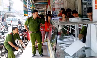 9X đi trộm, ngủ quên trong tiệm vàng