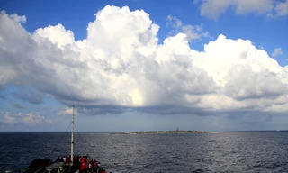 Hát giữa Trường Sa