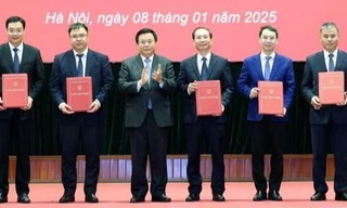 Bản tin 8H: Bổ nhiệm cán bộ theo quyết định của Bộ Chính trị