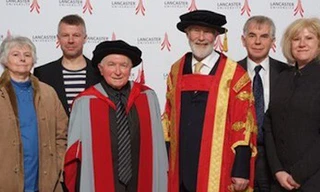 Cụ ông 90 tuổi lấy bằng tiến sĩ