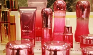 Quá nghiện mua sắm, một cô gái tự tử