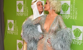 Catherine Zeta-Jones mặc như không đi sự kiện gây ngỡ ngàng