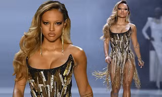 Người đẹp gốc Việt tự tin trên sàn diễn tại Tuần lễ thời trang New York.