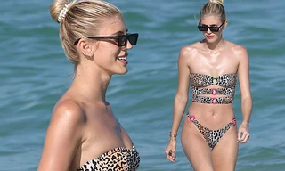 Thiên thần nội y Devon Windsor thả dáng hút hồn trên biển