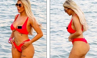 Sao truyền hình Anh gặp sự cố vì bikini bé xíu