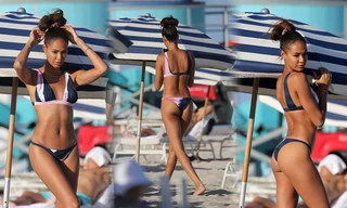 Joan Smalls khoe dáng đẹp như tượng ở bãi biển