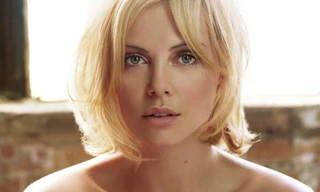 Nhan sắc và tài năng nữ minh tinh Charlize Theron hẹn hò Brad Pitt 
