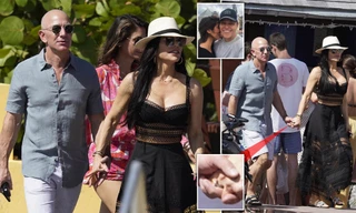 Bạn gái 50 tuổi mặc gợi cảm, tay trong tay tỷ phú Amazon 