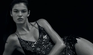 Chân dài 2k sắc lạnh nhưng vô cùng quyến rũ