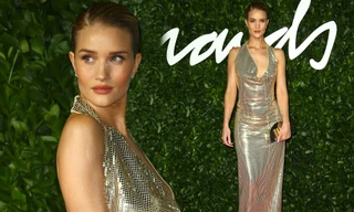 Bạn gái ‘Người vận chuyển’ quyến rũ mê hồn với váy cắt xẻ