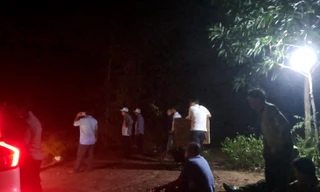 Hàng trăm người nỗ lực từ sáng đến đêm chữa cháy rừng ở Bình Định