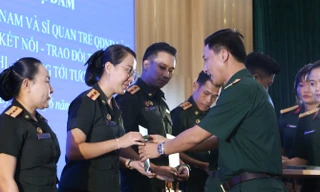 Sĩ quan trẻ Việt Nam - Lào hiến kế hiện đại hóa quân đội 